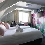 Hotell Multatuli 3*