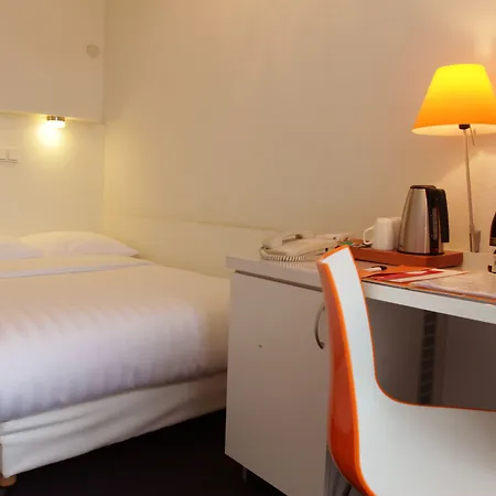 Multatuli Hotel 3*