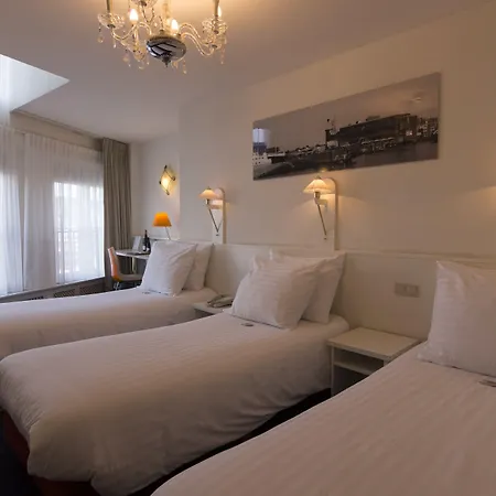 Multatuli Hotel 3*