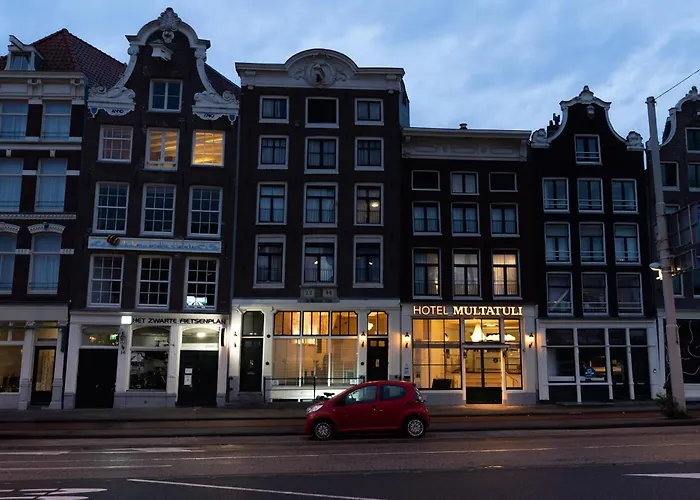 ムルタトゥリ ホテル