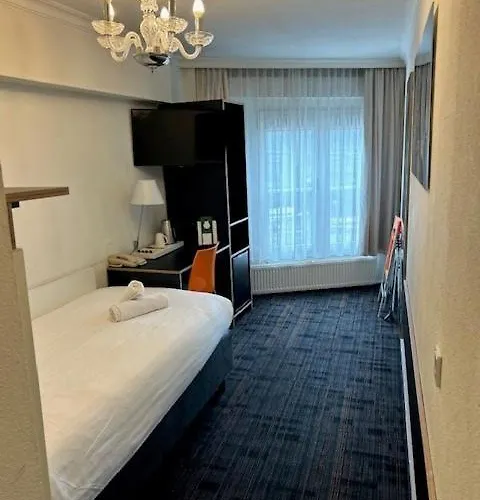 ムルタトゥリ 3* アムステルダム