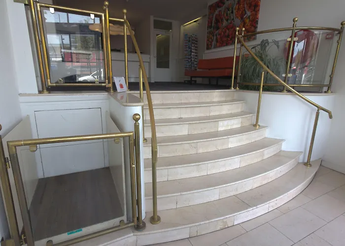 ムルタトゥリ アムステルダム