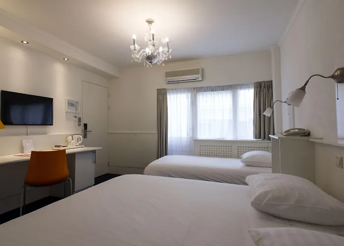 ムルタトゥリ アムステルダム