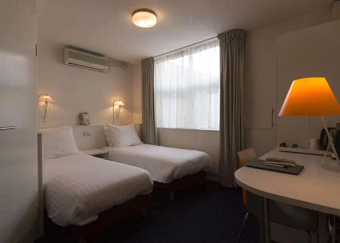 ムルタトゥリ アムステルダム