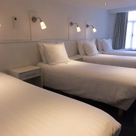 Multatuli Hotel 3*