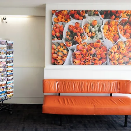 Multatuli Hotel 3*