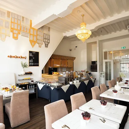 Hotel Multatuli 3*